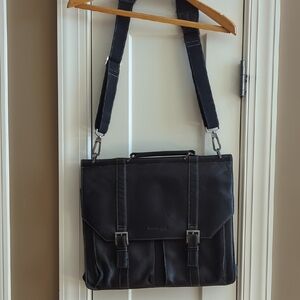 Reaction Kenneth Cole Black Messenger Bag